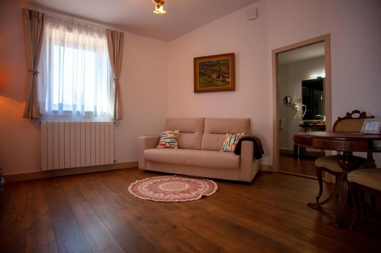Hotel Aires De L'Emporda Vilacolum Esterno foto